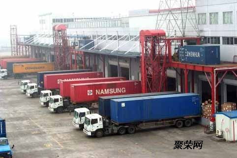 青島到淄川專線集裝箱車隊(duì),淄博集裝箱車隊(duì),青島集裝箱